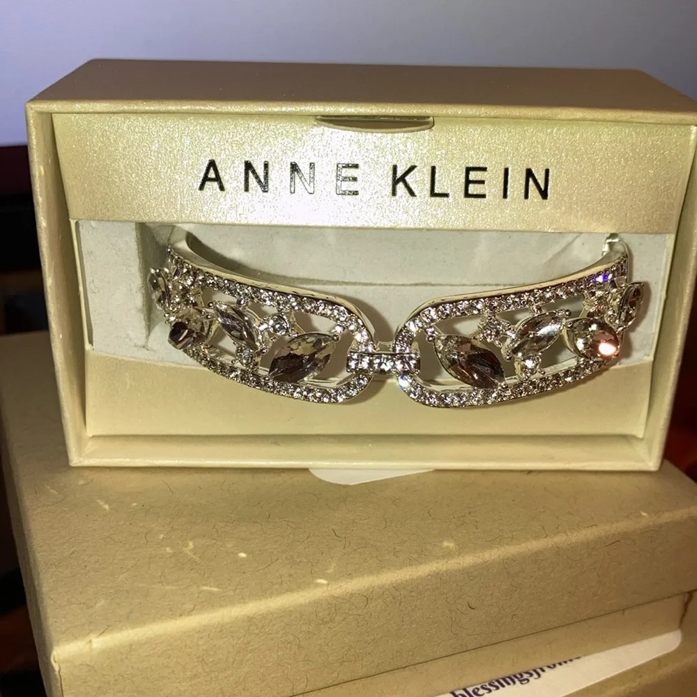 Silver Tone Oval Navette Stone Hinged Boxed Bracelet